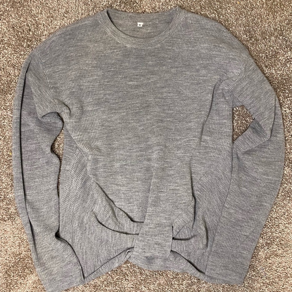 Gray Boutique Sweater with bow detail - Picture 2 of 5